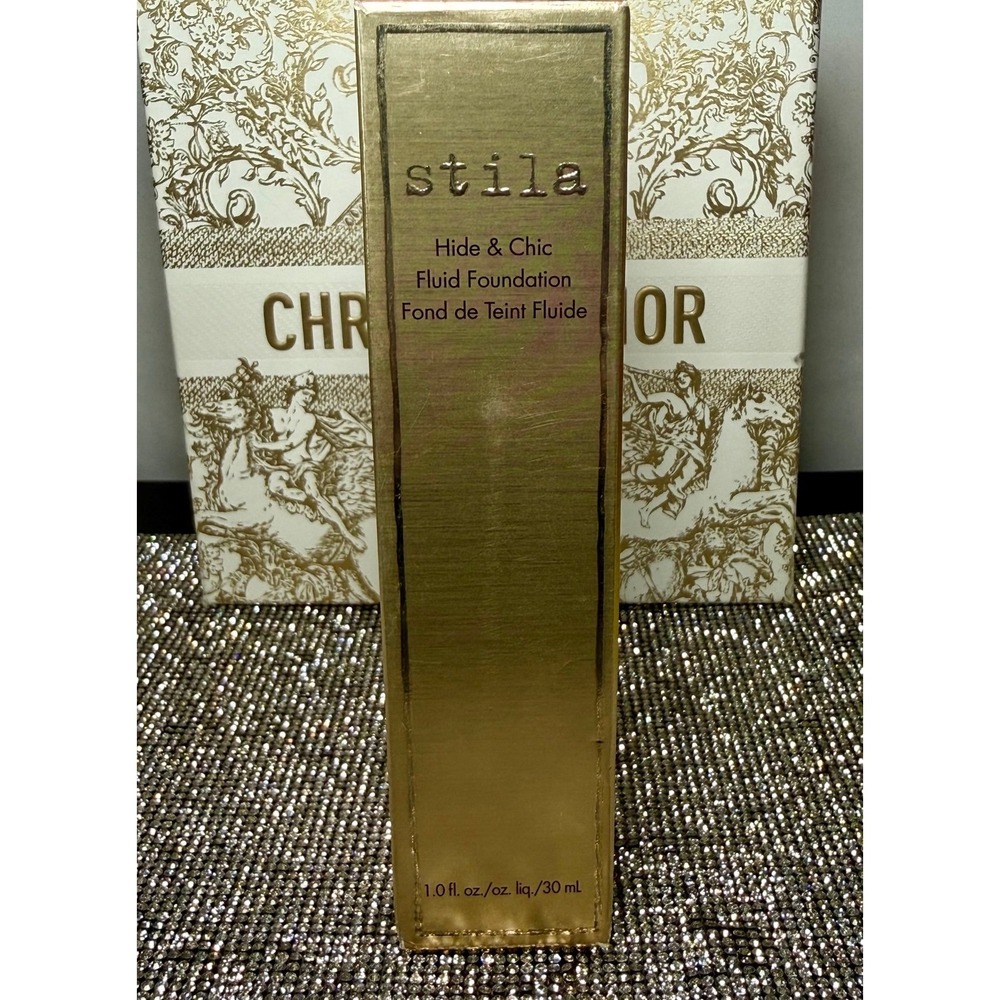 New in Box STILA Hide & Chic Fluid Foundation Tan / Deep 3 Full Size